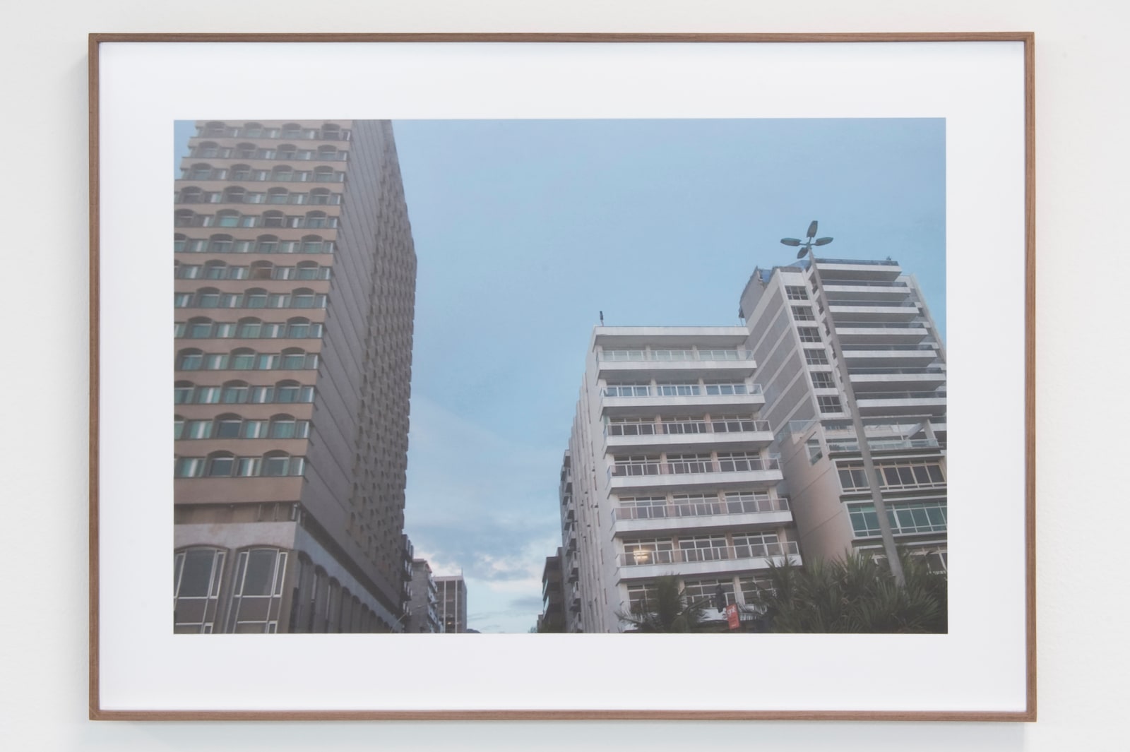 Luz Broto, Detenerse en los Tejados, 2014