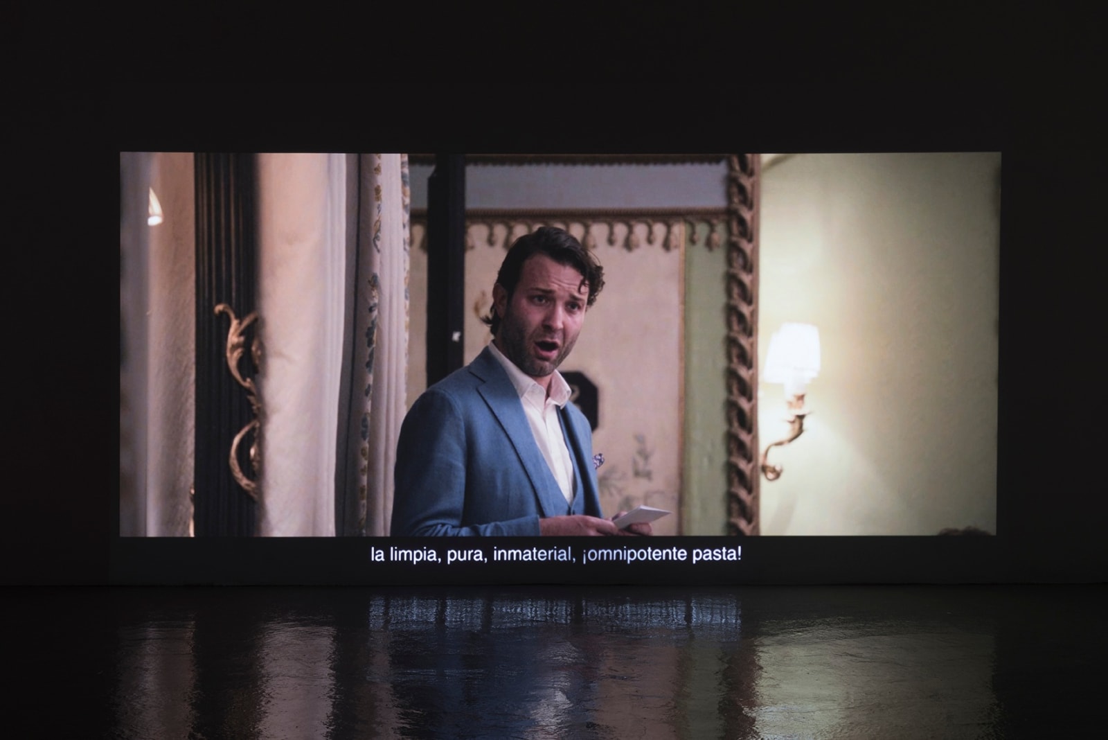 Democracia, ORDER. Act III. Dinner at The Dorchester, 2017