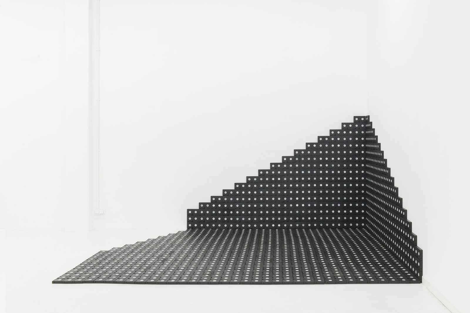 mounir fatmi, Already Dead 01, 2021