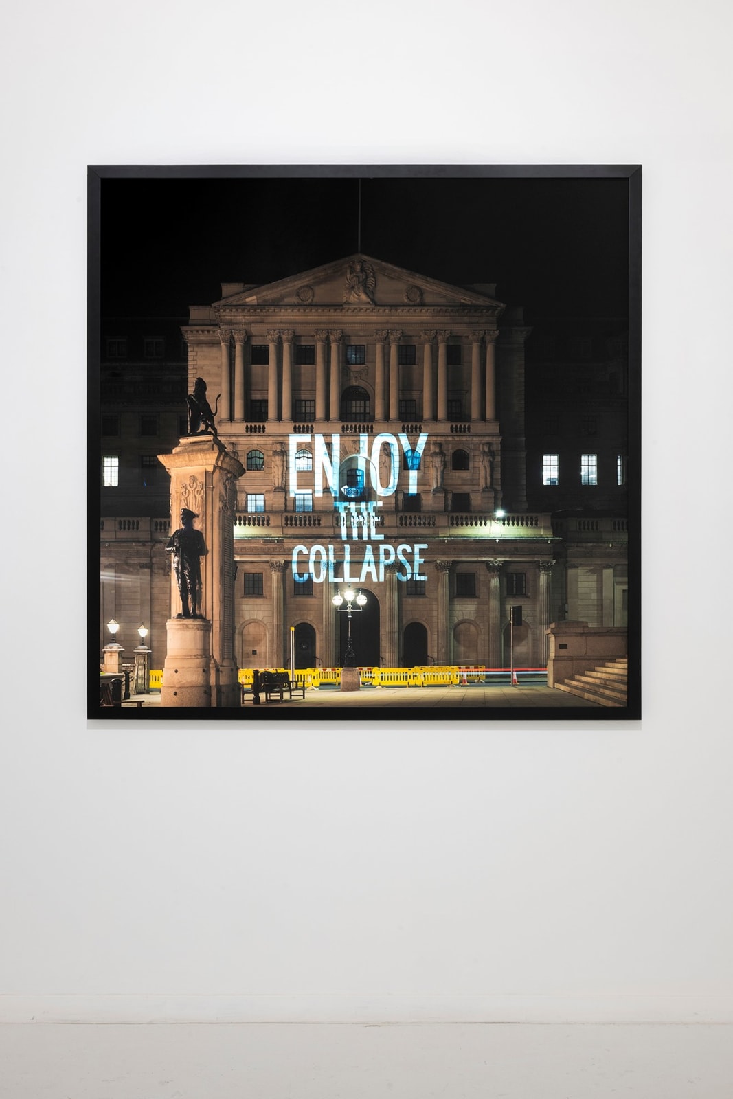 DEMOCRACIA, Enjoy the Collapse (series), 2022