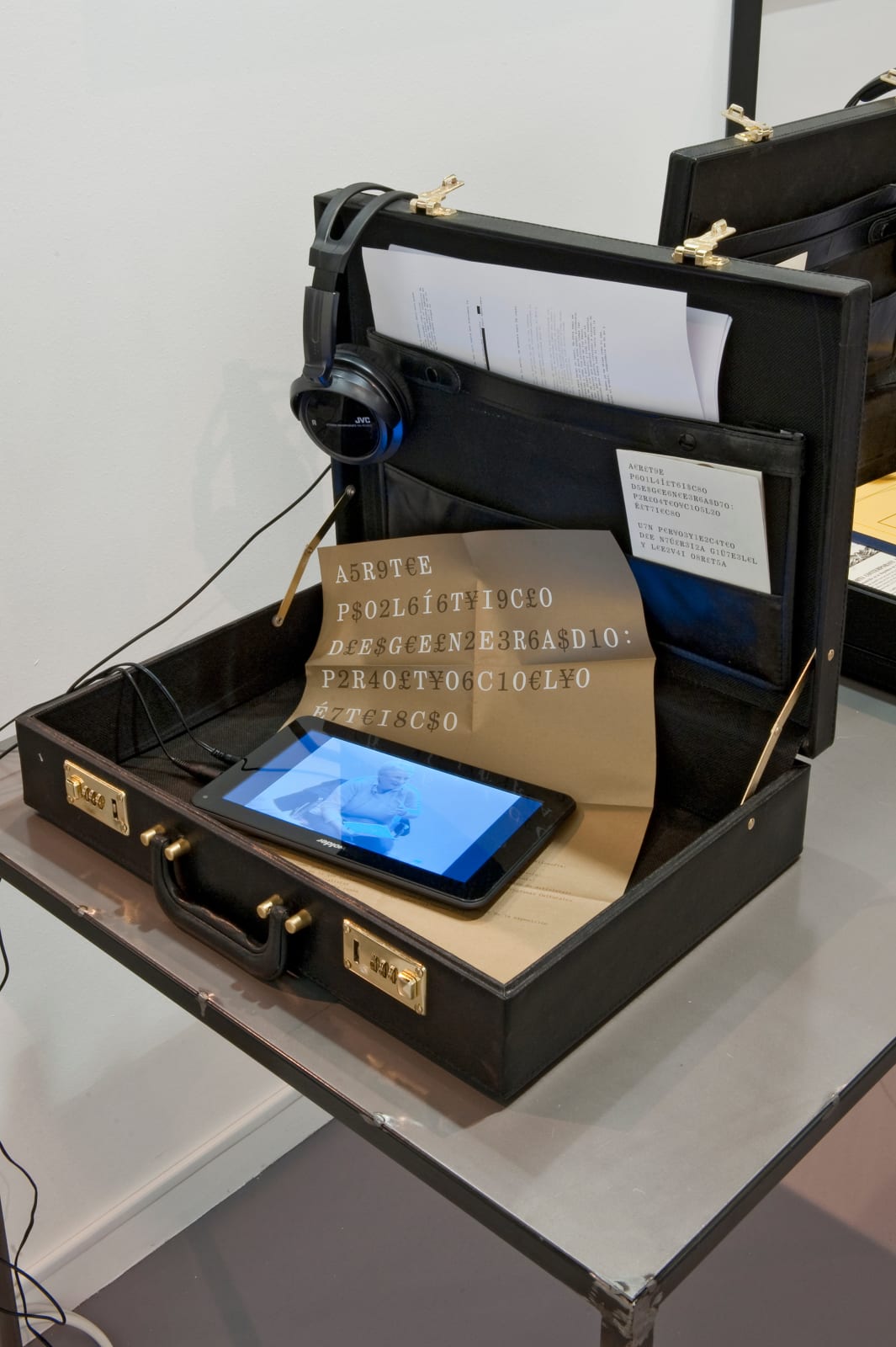 Núria güell, Arte Político Degenerado. Protocolo Ético, 2014