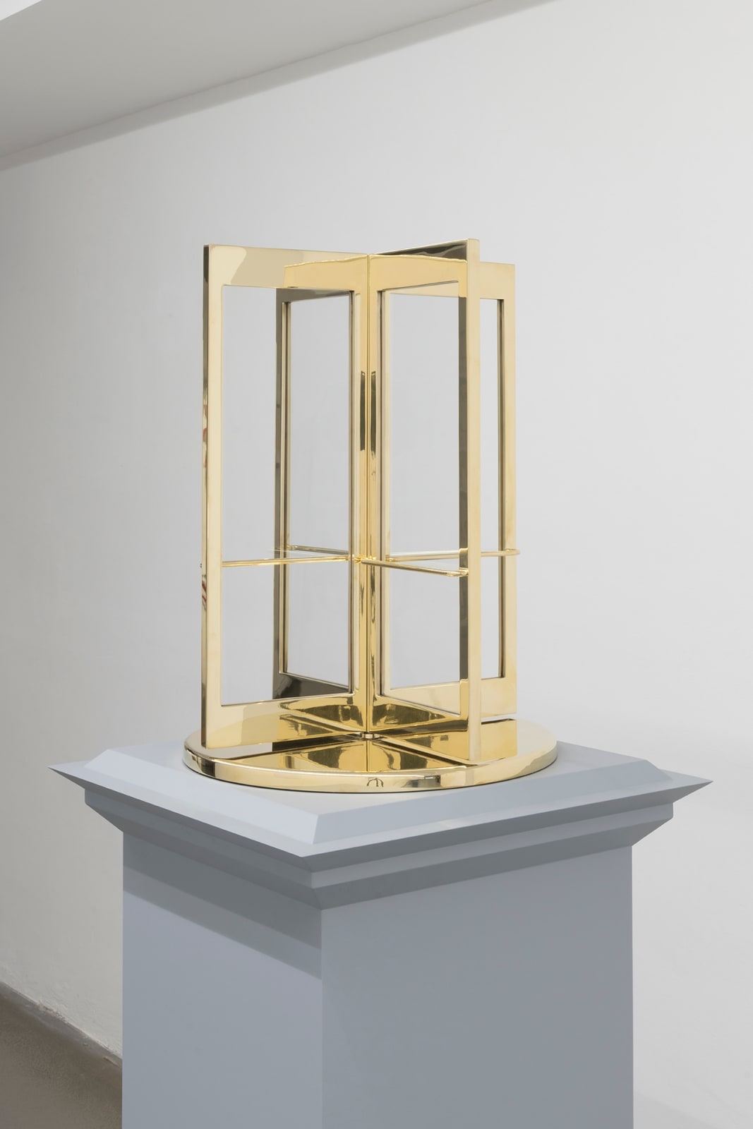 Eugenio Merino, Revolving Door for Rats (Monument to corruption), 2021