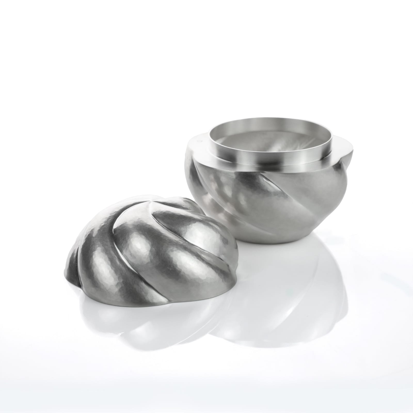 Koichi Io, Whirl Box, 2025