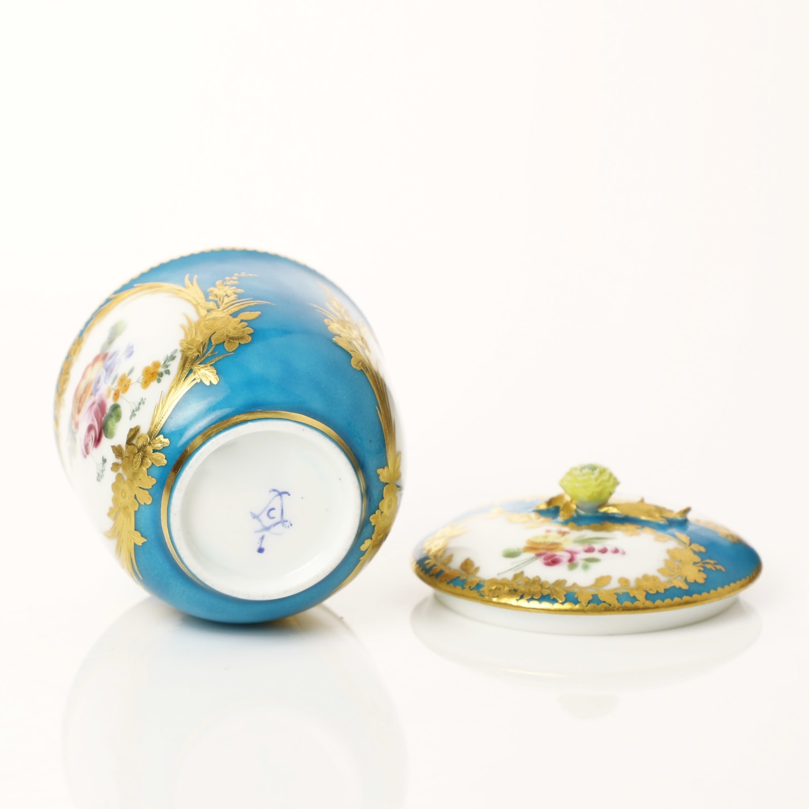 Sèvres Porcelain, A Soft-Paste Sèvres Porcelain Sugar Bowl & Cover, 1756