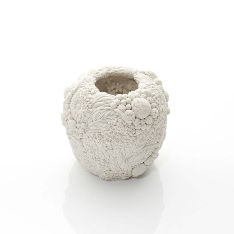 Hitomi Hosono, A Kiku, English Daisy, Sakura and Mangrove Leaves Bowl, 2021