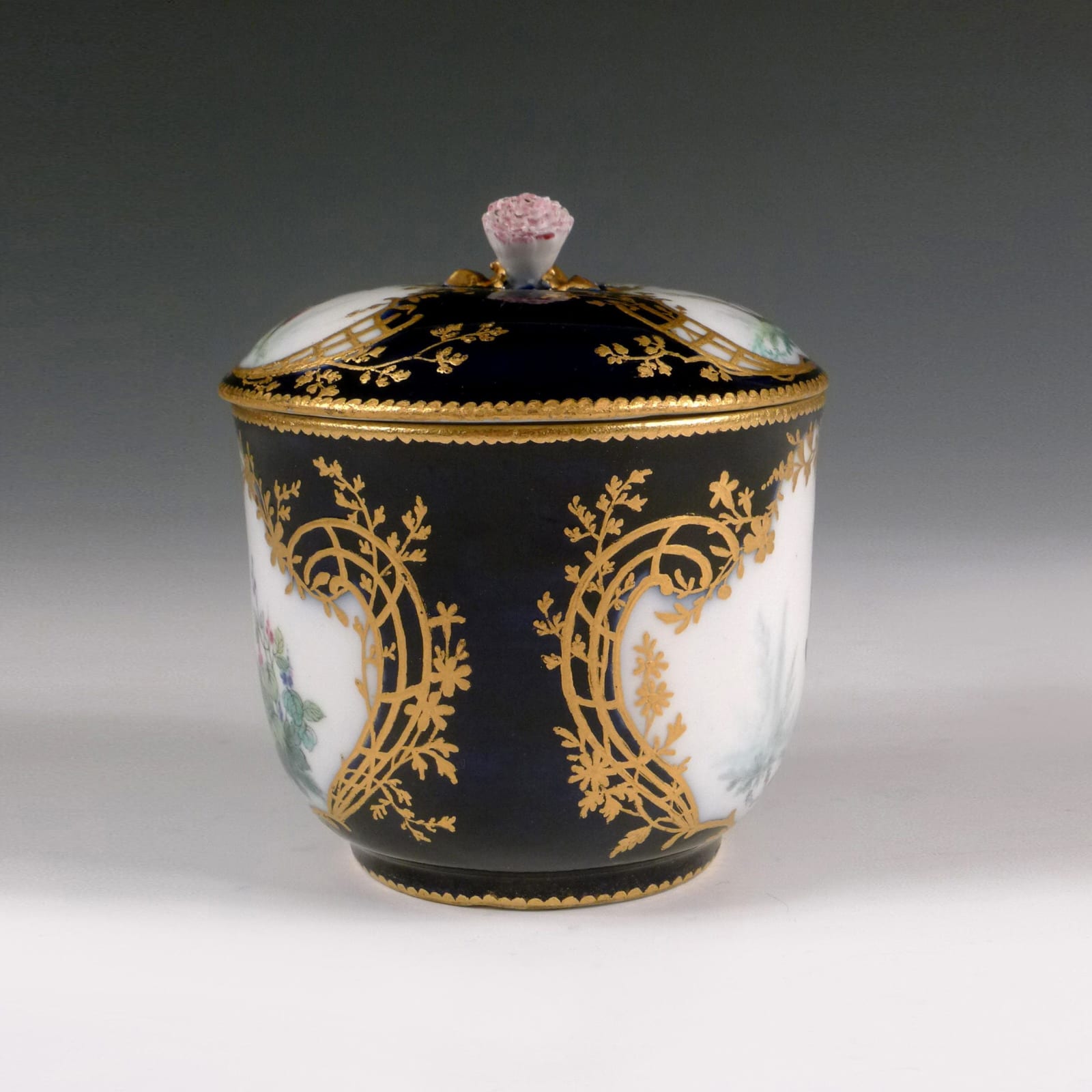 Sèvres Porcelain, A Vincennes Porcelain Sugar Bowl and Cover, circa 1752