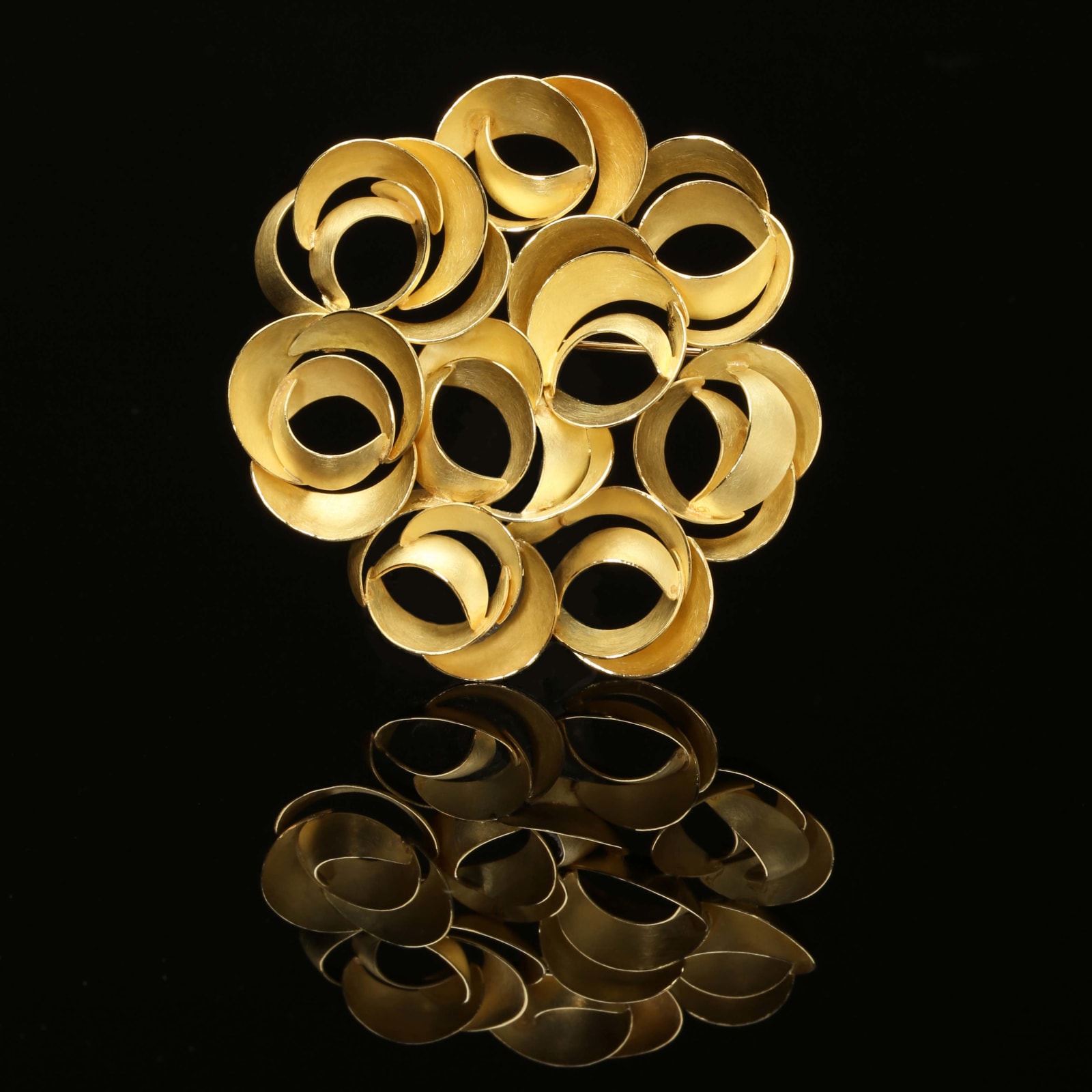 Kayo Saito, Orbit Brooch, 2016