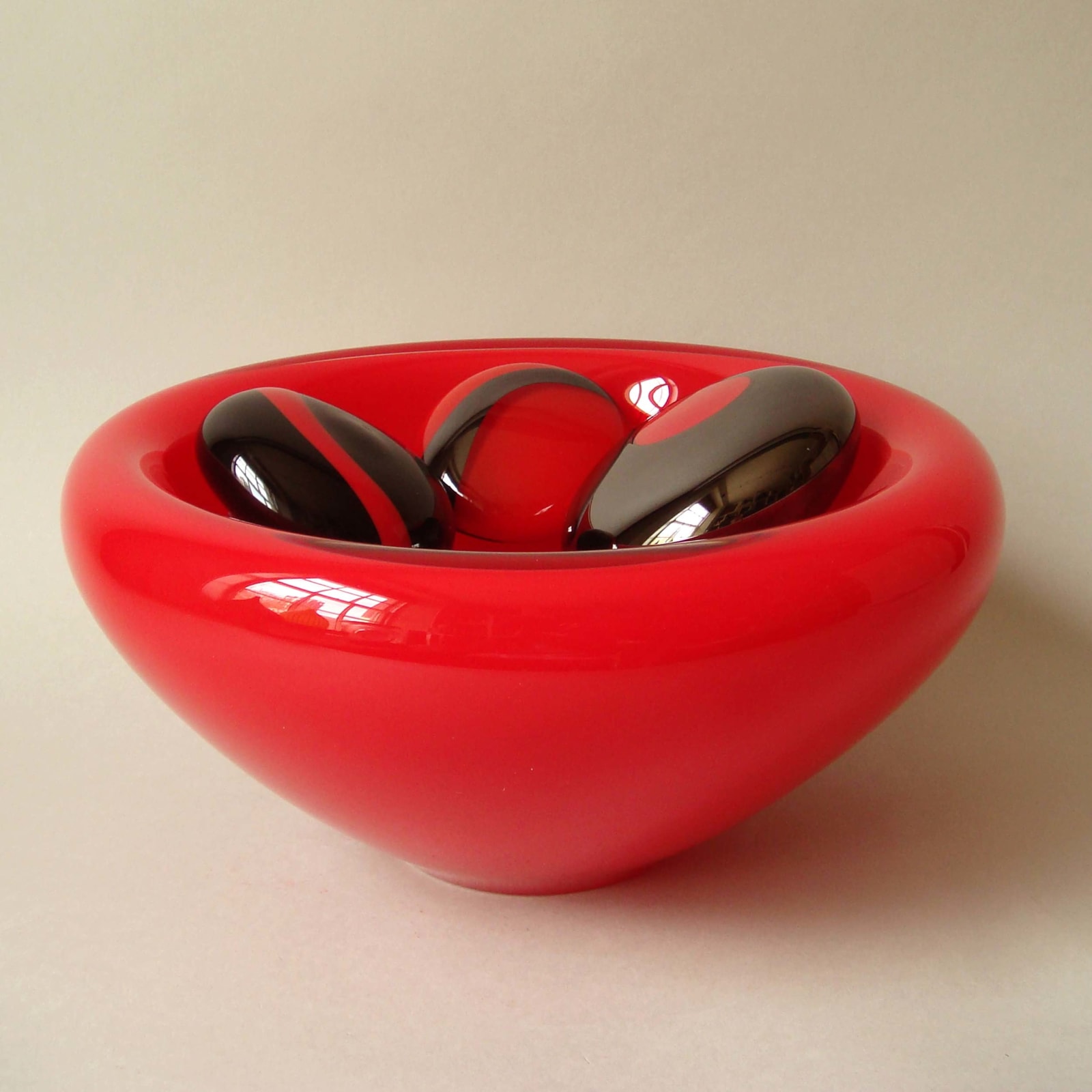 Rachael Woodman, Composition, Red and Black, 2008