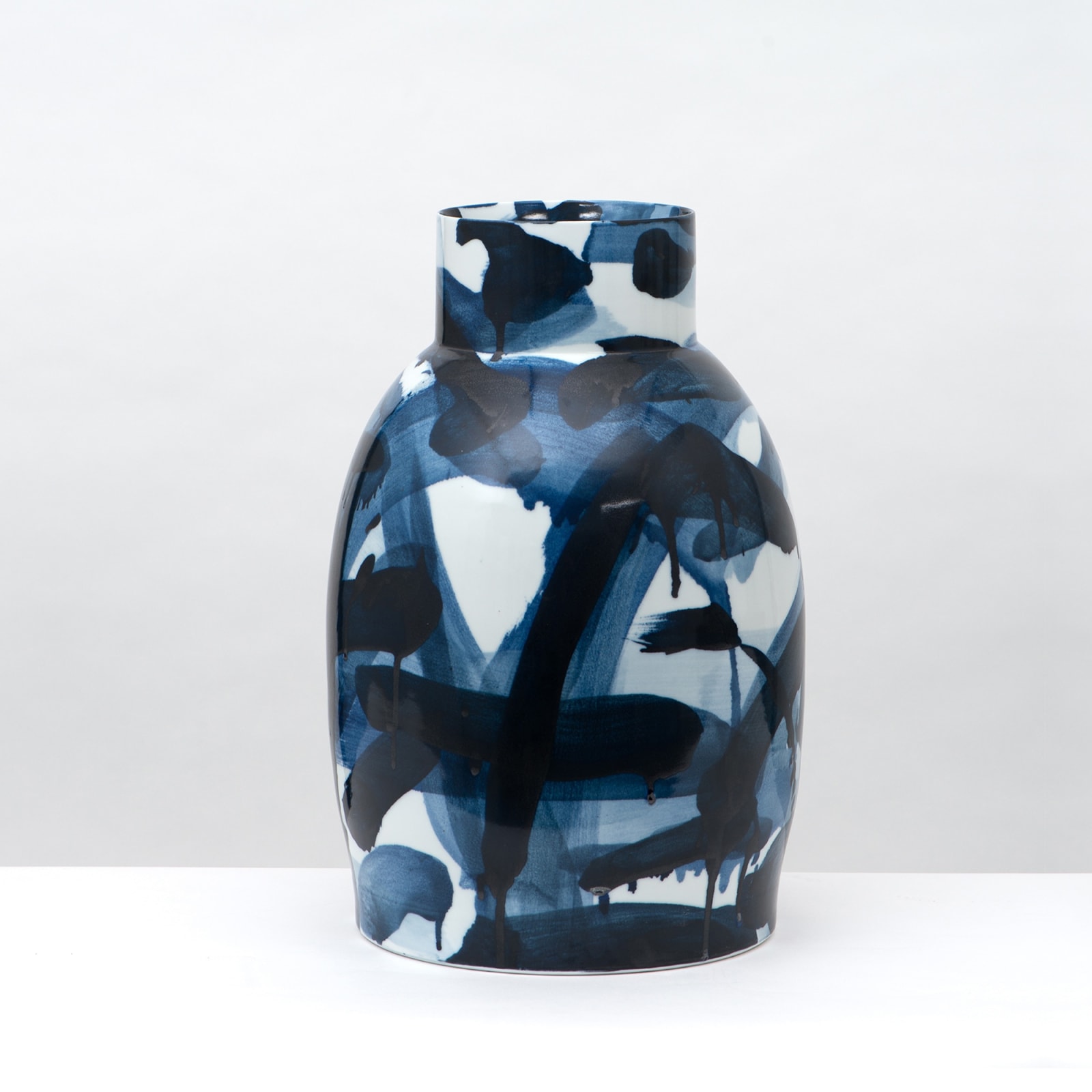 Felicity Aylieff, Blue & White Vase, 2014