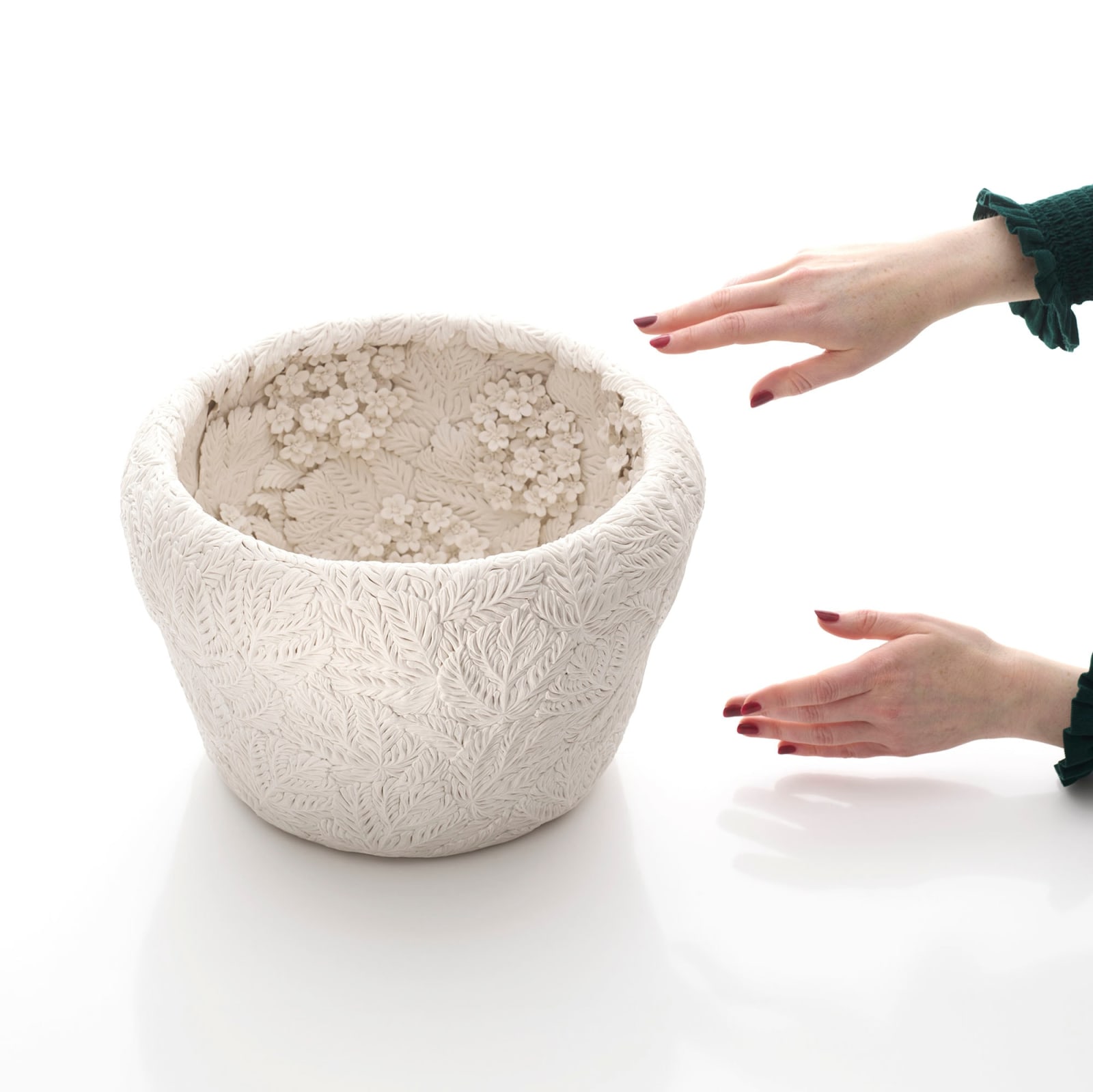 Hitomi Hosono, A Hawthorn Leaves and Nobana Bowl, 2024