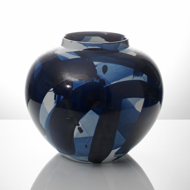 Felicity Aylieff, Blue & White Vase, 2018