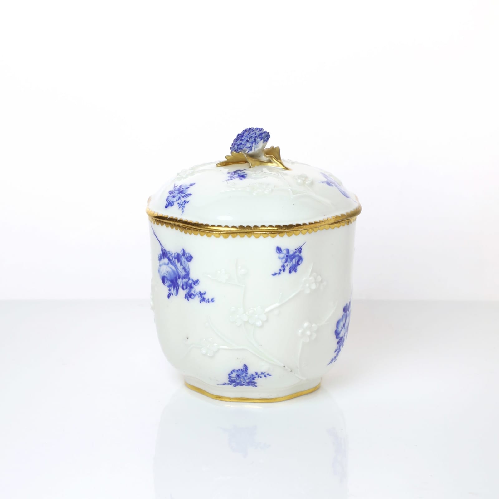 Sèvres Porcelain, A French 18th Century Soft-Paste Sèvres Porcelain Octagonal Sugar Bowl and Cover, 1759