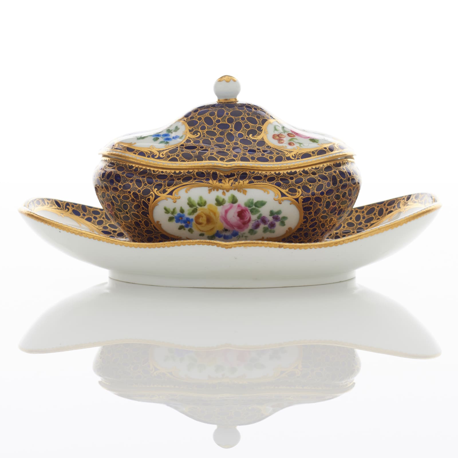 Sèvres Porcelain, A Sèvres Sugar Bowl and Cover possibly made for Louis XV, 1761