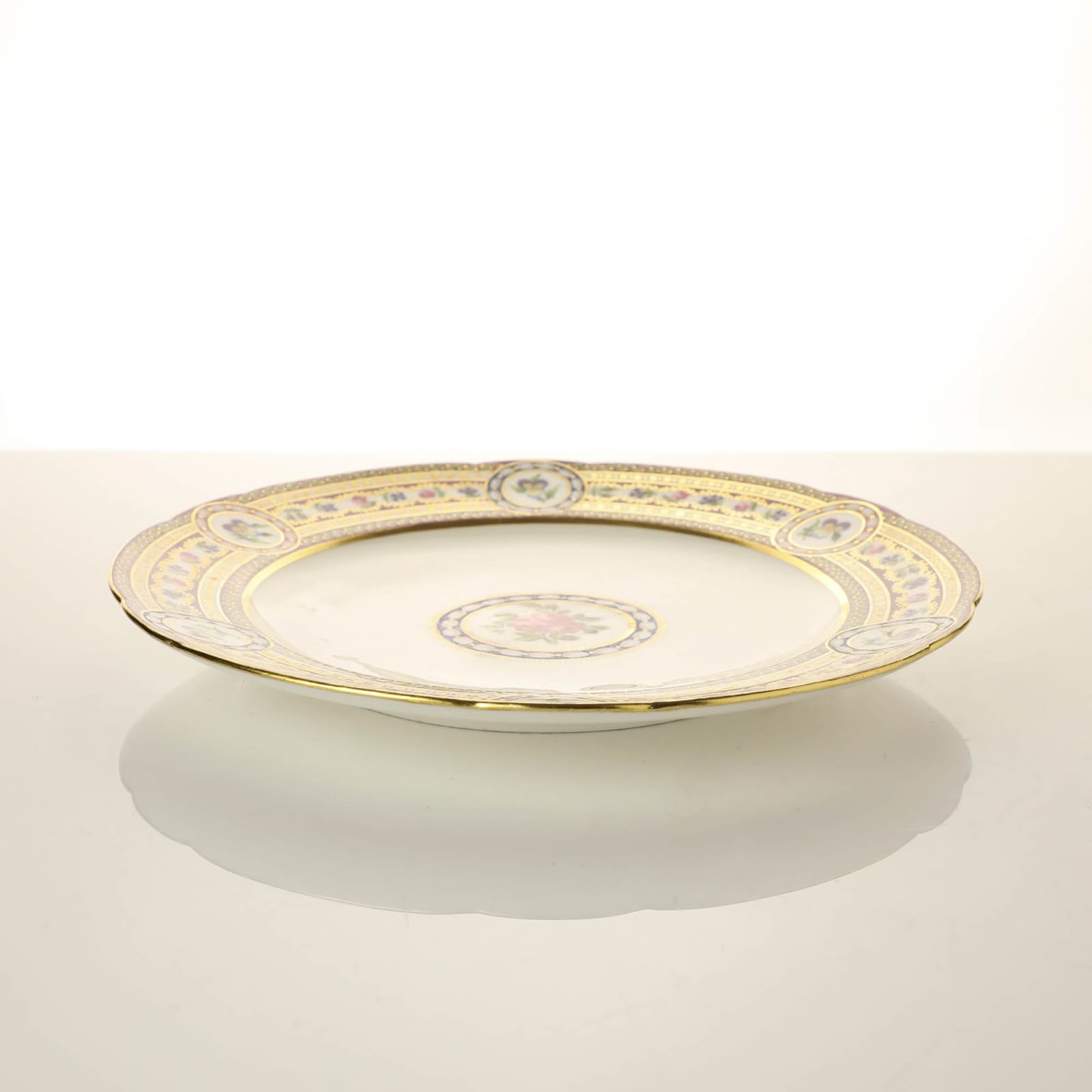 Sèvres Porcelain, A Soft-Paste Sèvres Porcelain Plate from the Comtesse d'Artois Service, 1789
