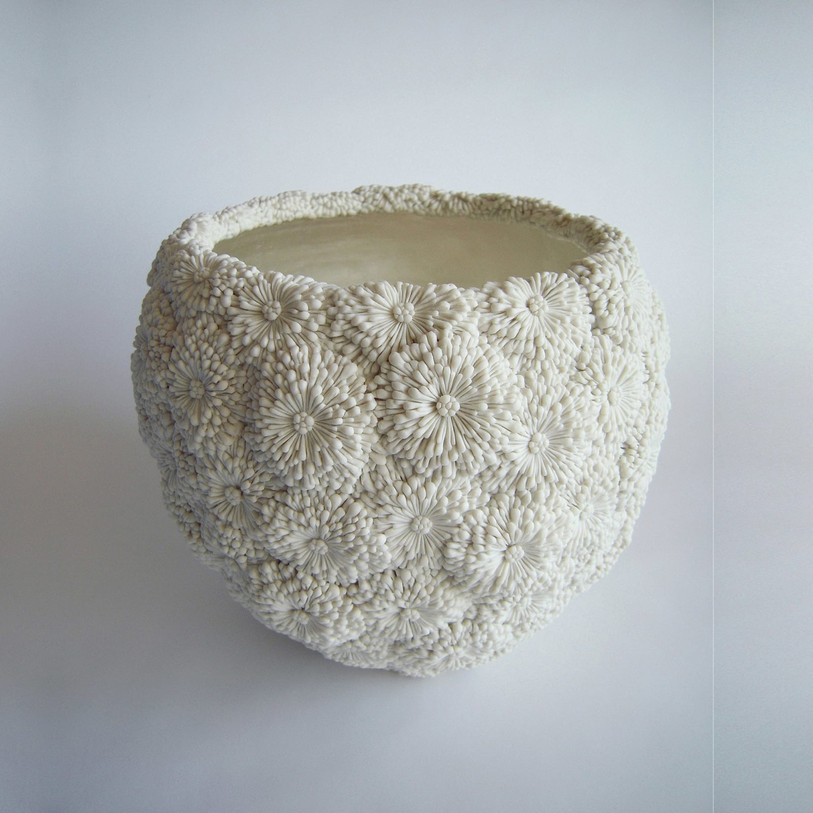 Hitomi Hosono, Chrysanthemum Bowl, 2013