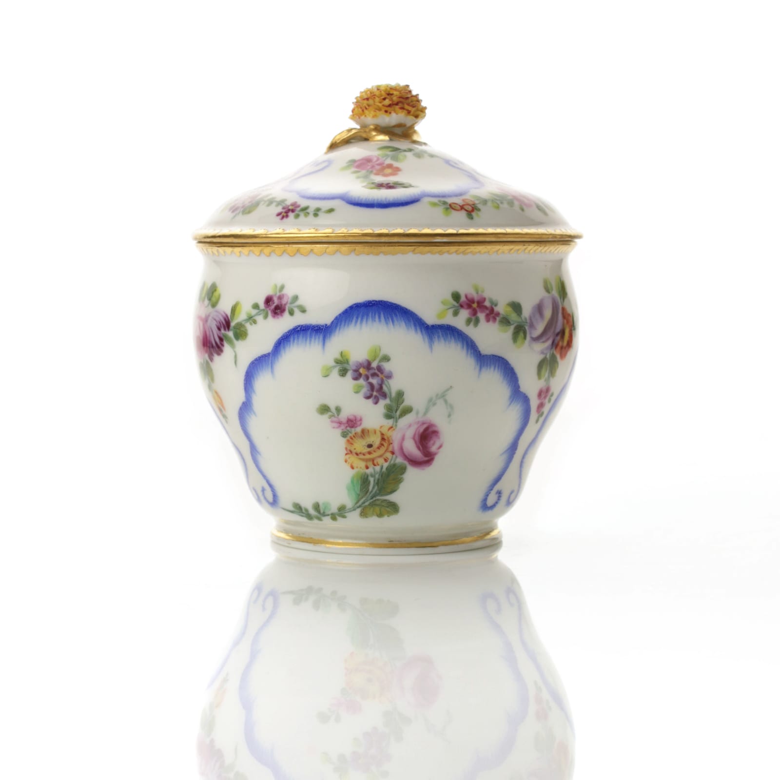 Sèvres Porcelain, A Vincennes Sugar Bowl & Cover, circa 1755-1758
