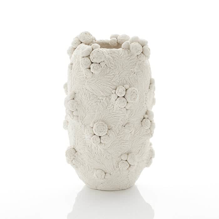 Hitomi Hosono, A Tall Peony and Leaves Vase, 2021