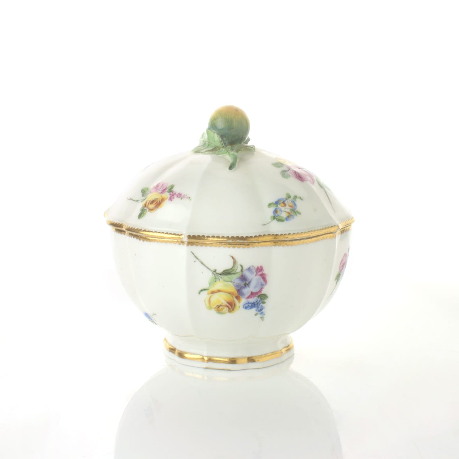 Sèvres Porcelain, A Vincennes Porcelain Sugar Bowl and Cover, 1753-4