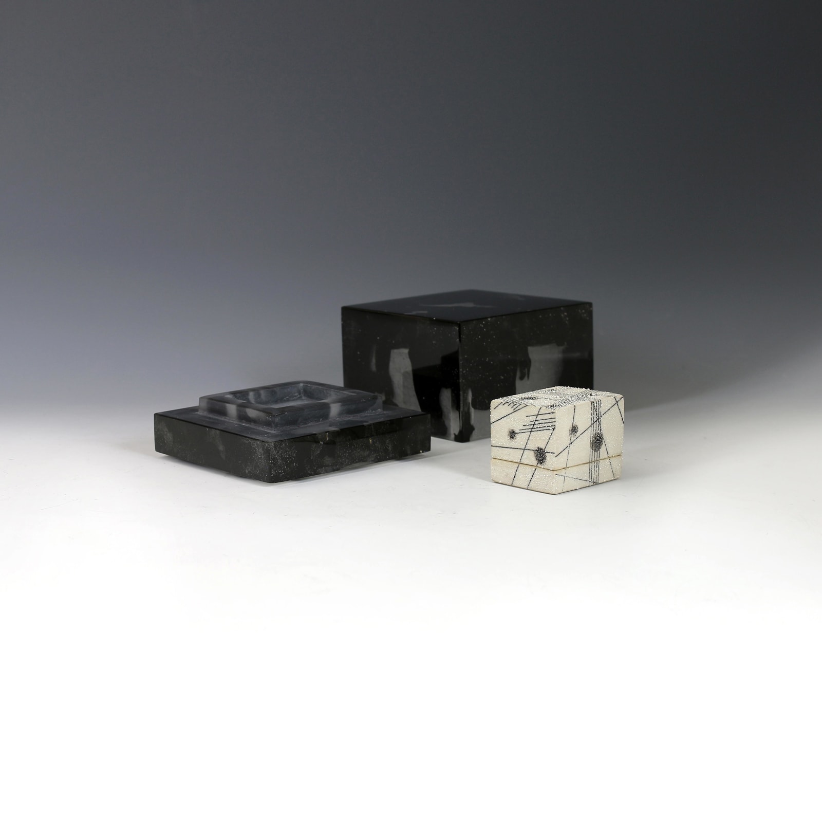 Takahiro Kondo, Black and White Mist Double Box, 2016