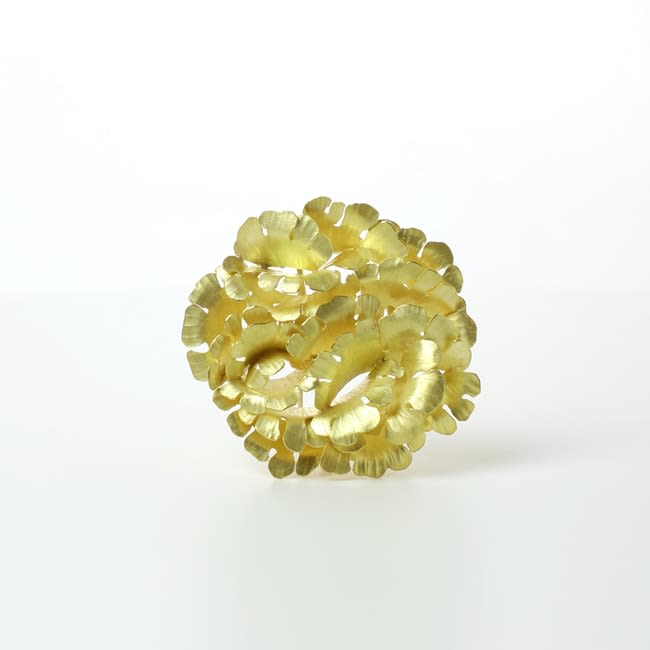 Kayo Saito, Seaweed Brooch, 2019