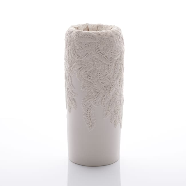 Hitomi Hosono, A Tall Wisteria Vase, 2019