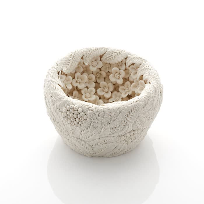 Hitomi Hosono, A Pinnate Leaves and Flowers Bowl, 2023