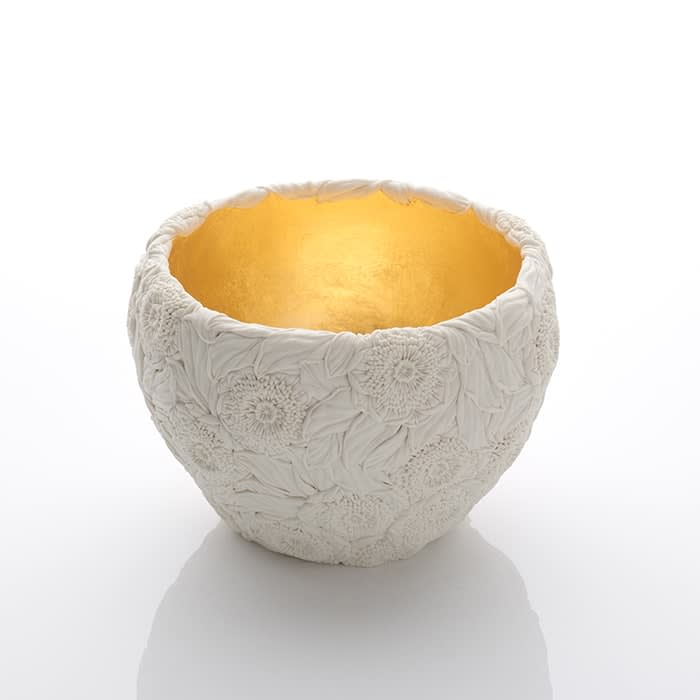 Hitomi Hosono, A Camellia and Camellia Leaves Bowl, 2021