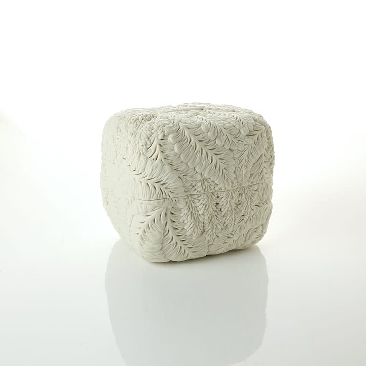 Hitomi Hosono, A Square Wisteria Box, 2022