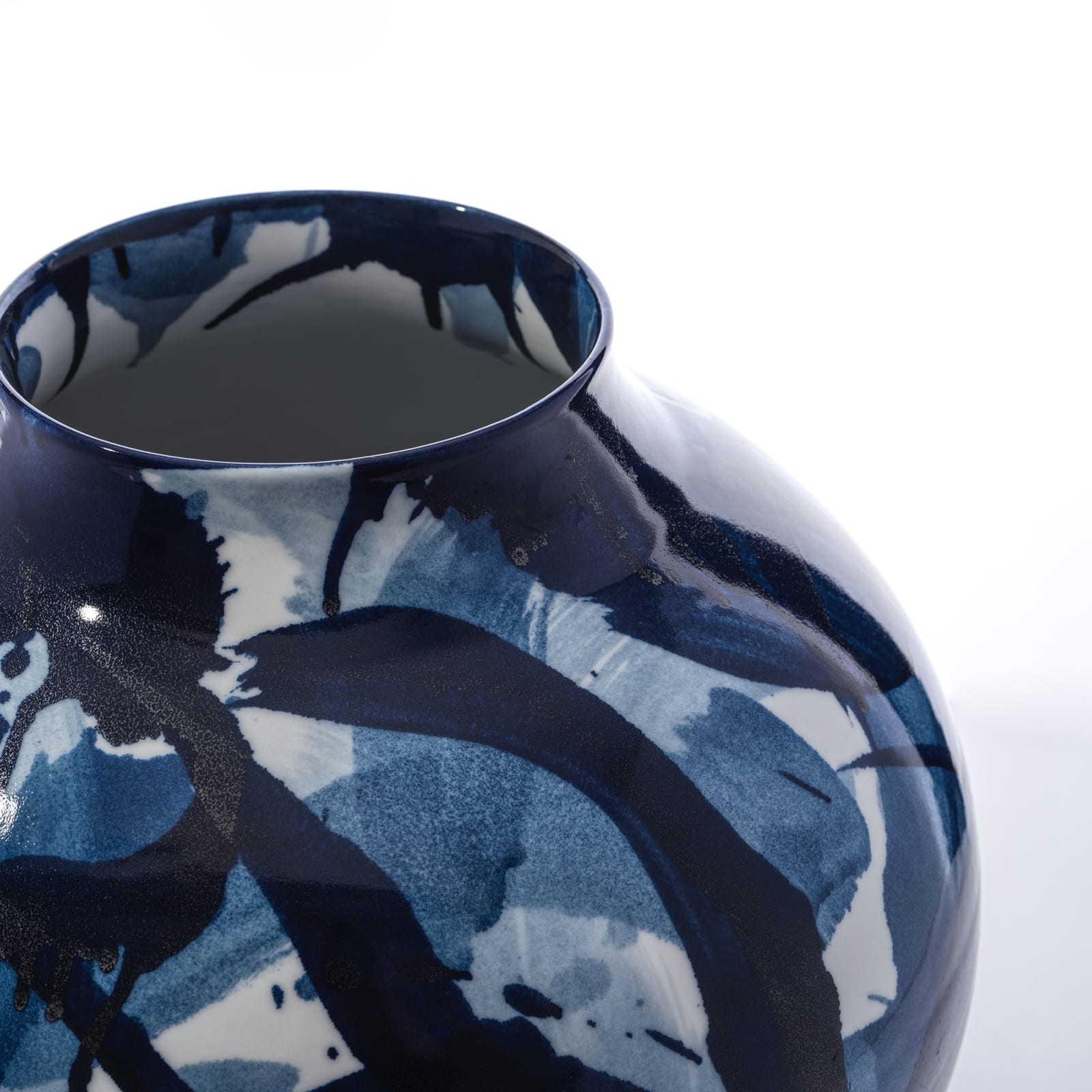 Felicity Aylieff, Blue and White Vase, 2024