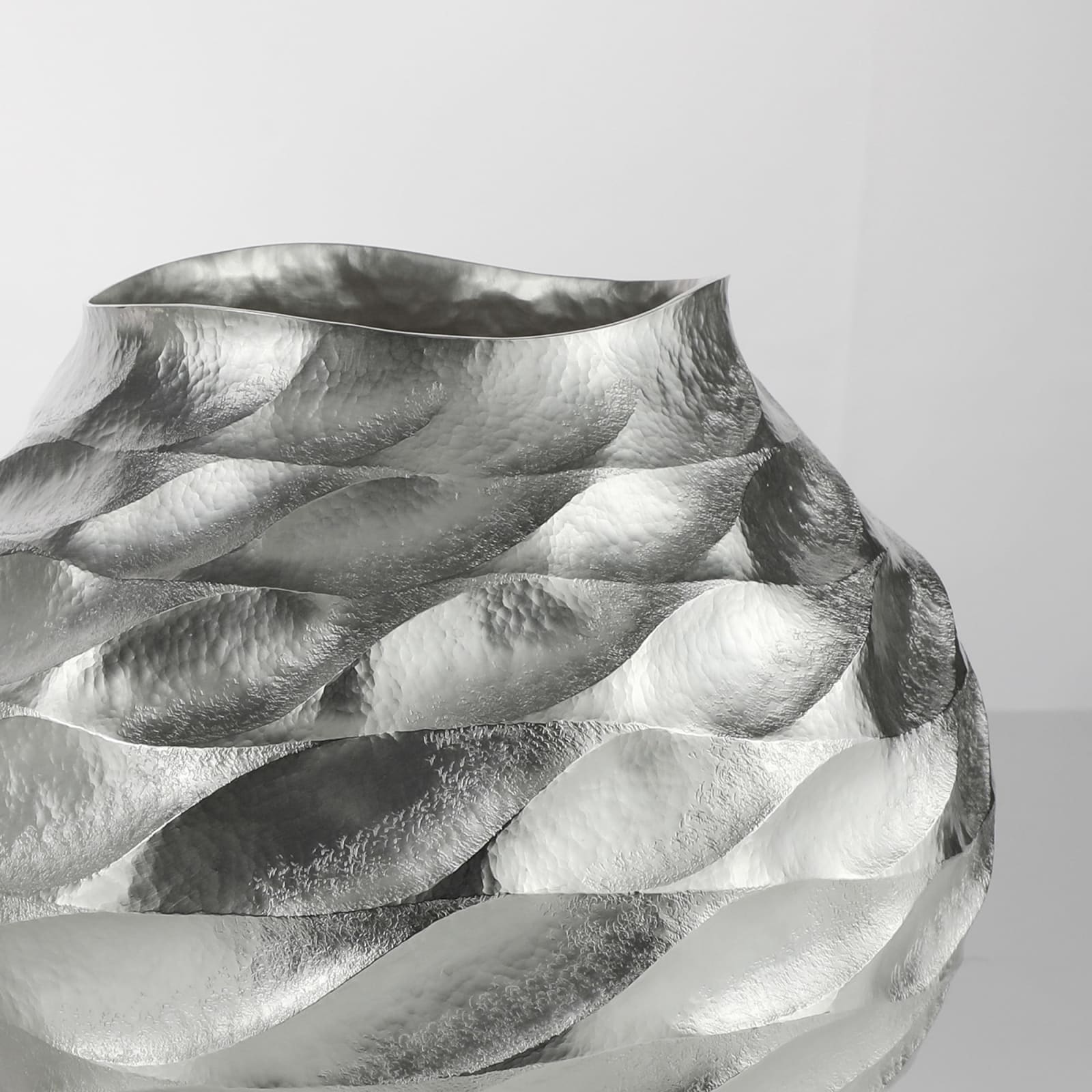 Hiroshi Suzuki, A Pair of Aqua-Poesy III Vases, 2010