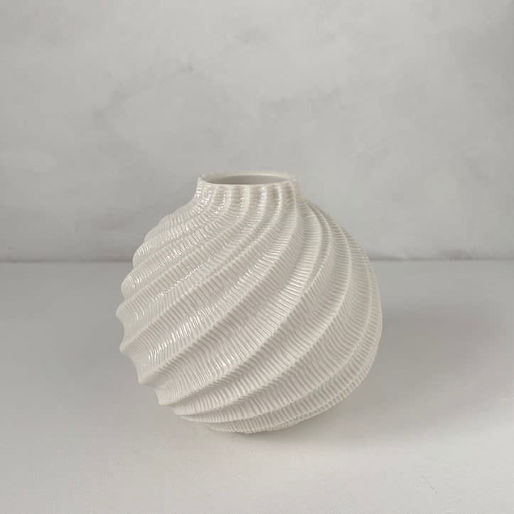 Andrew Wicks, Small Round Vase, 2021