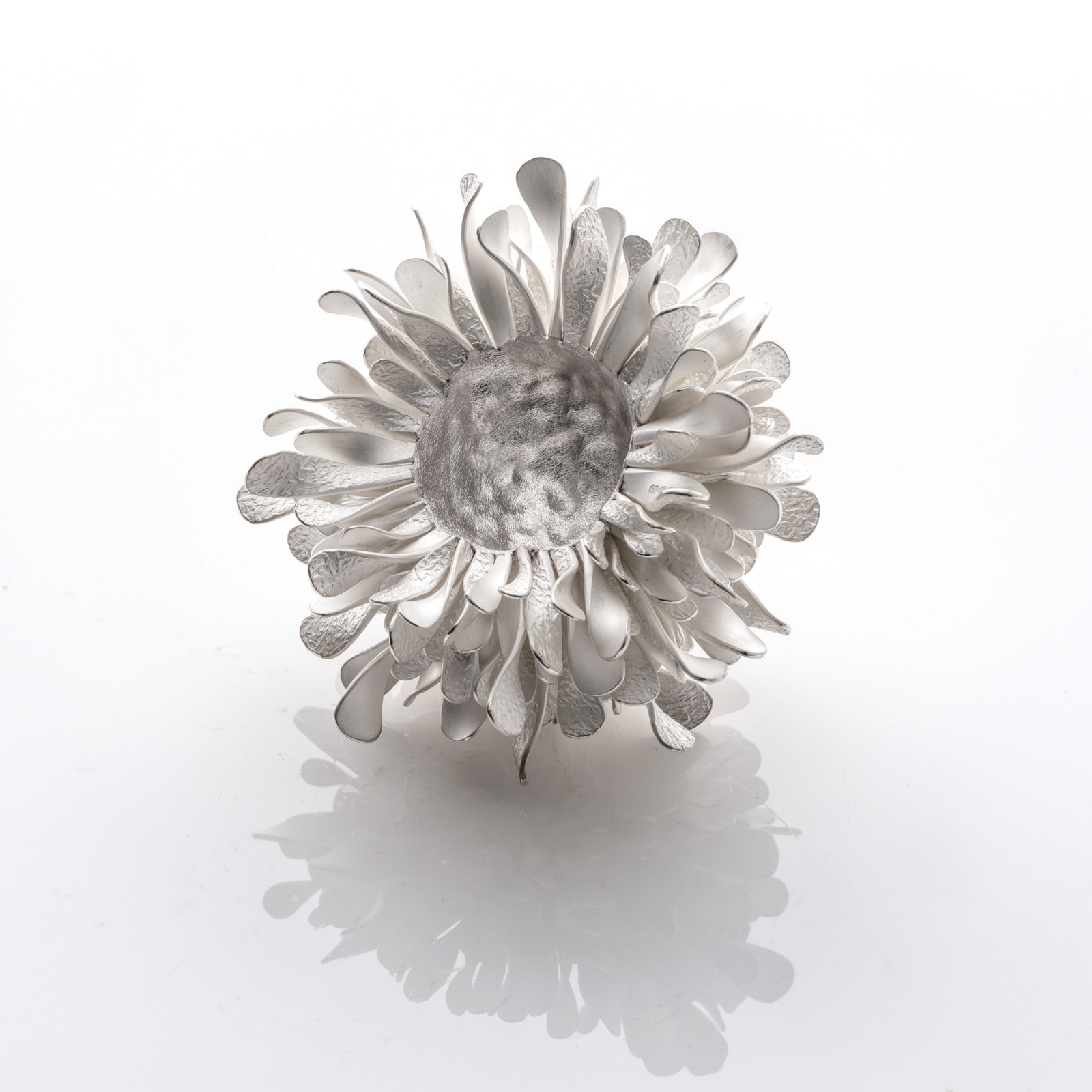 Junko Mori, Silver Organism, Twisted Leaf, 2025