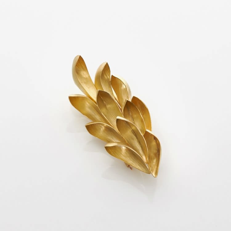 Kayo Saito, Chrysanthemum Brooch, 2021