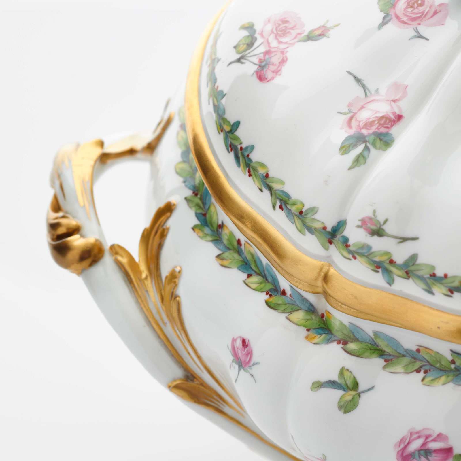 Sèvres Porcelain, A Royal Sèvres Porcelain Tureen and Cover delivered to Louis XVI at Versailles in 1775