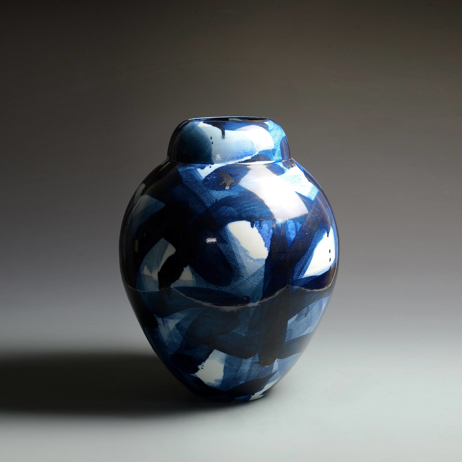 Felicity Aylieff, Blue & White Vase, 2014