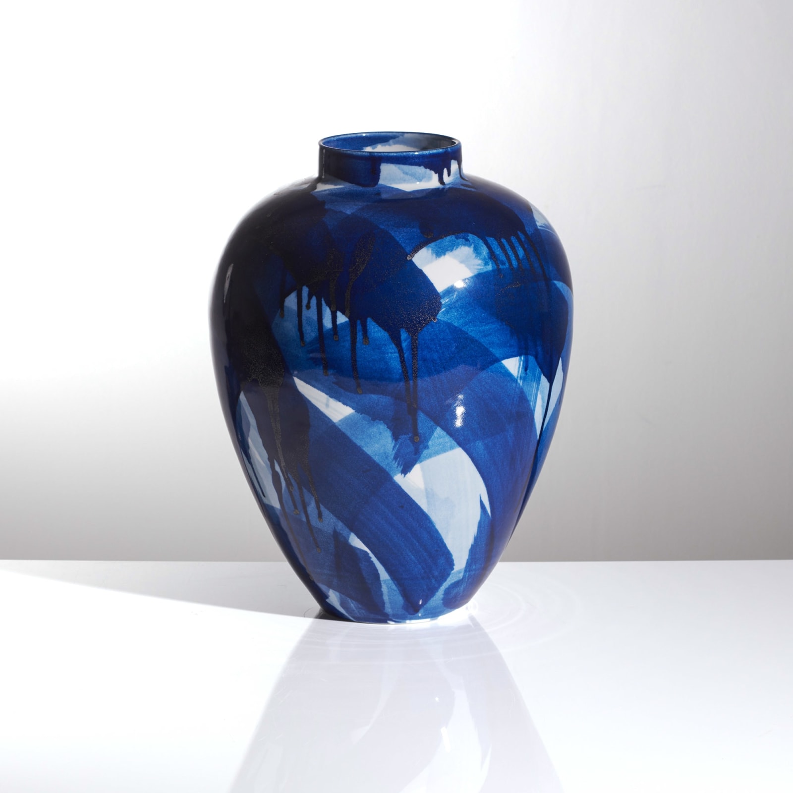 Felicity Aylieff, Blue and White Vase, 2022