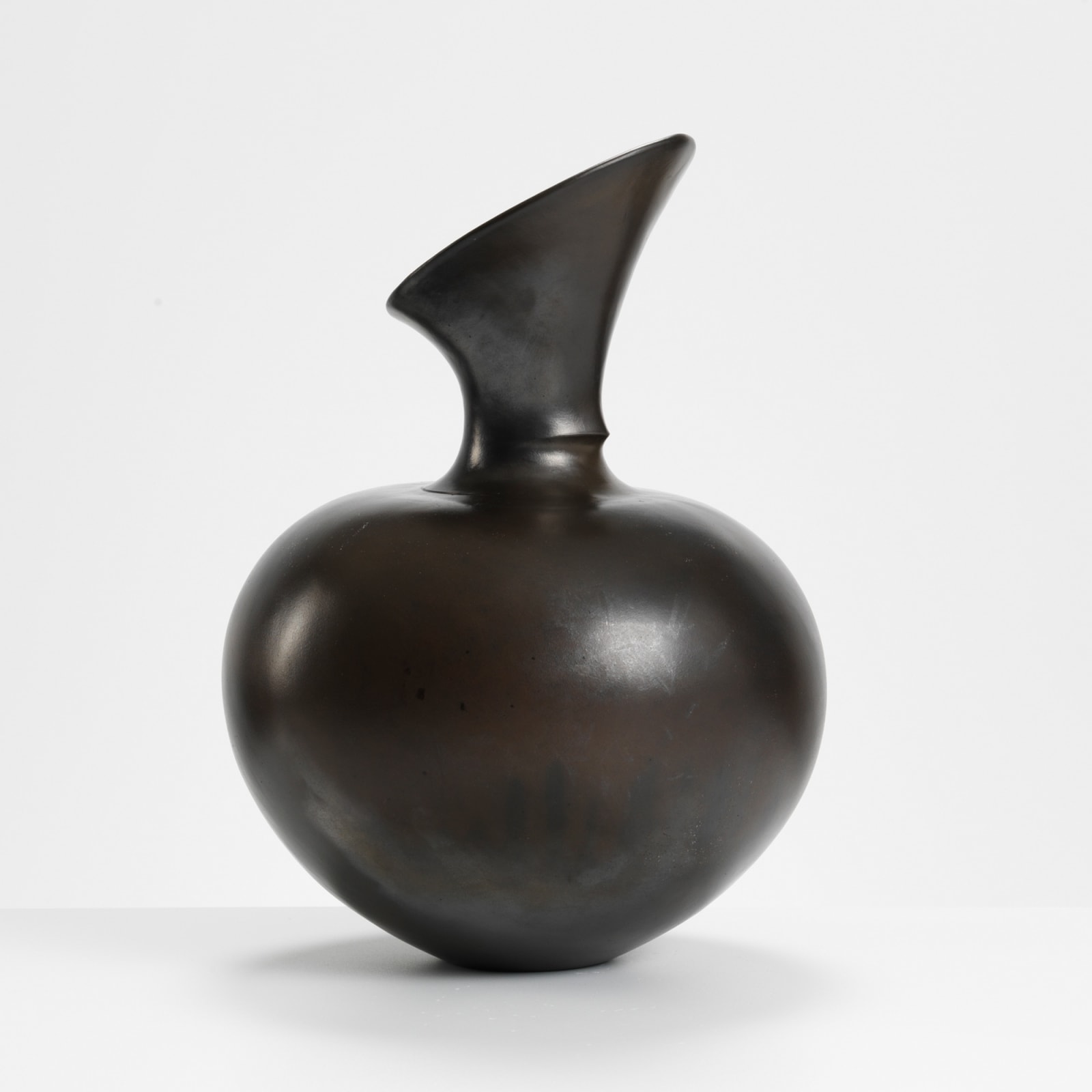 Magdalene Odundo, Untitled, 1984