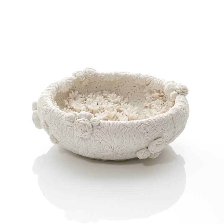 Hitomi Hosono, A Small Keyaki Leaves, Hawthorn Leaves, Rose & Tsutsuji Flowers Pool, 2021