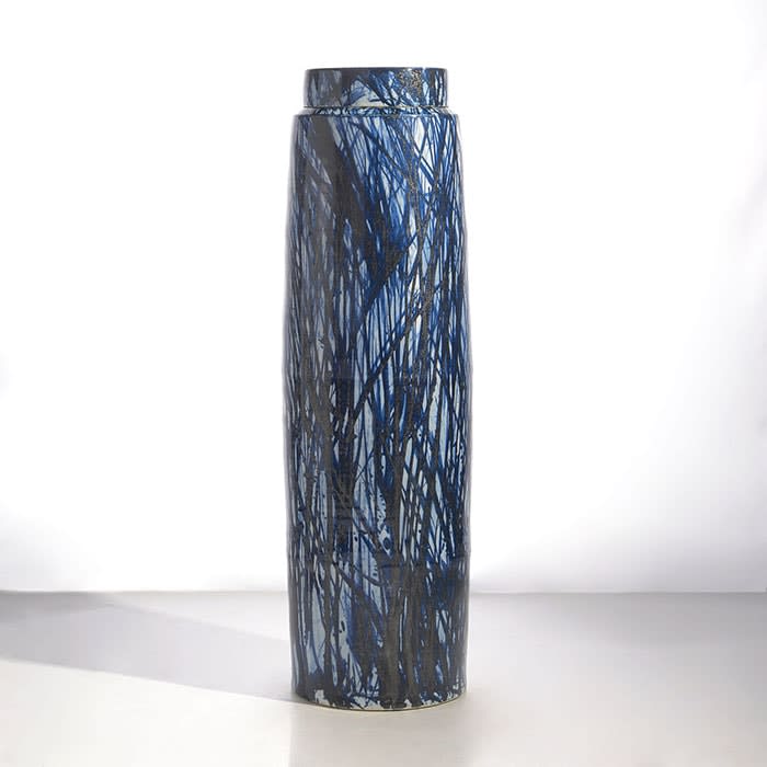 Felicity Aylieff, Blue and White Monumental Lidded Scribble Vase, 2022