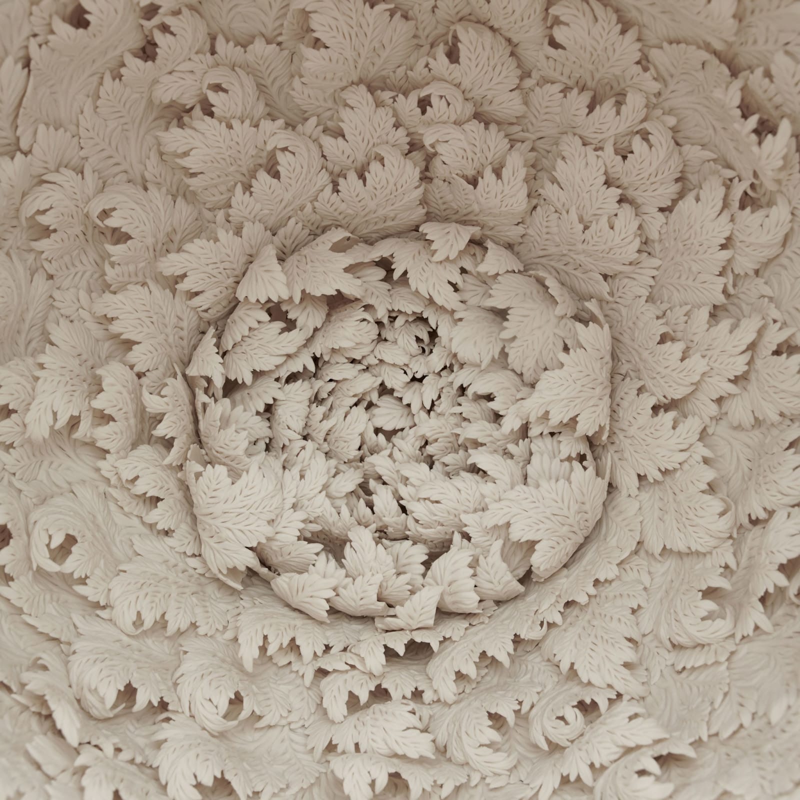 Hitomi Hosono, A Very Large Feather Leaves Bowl, 2021