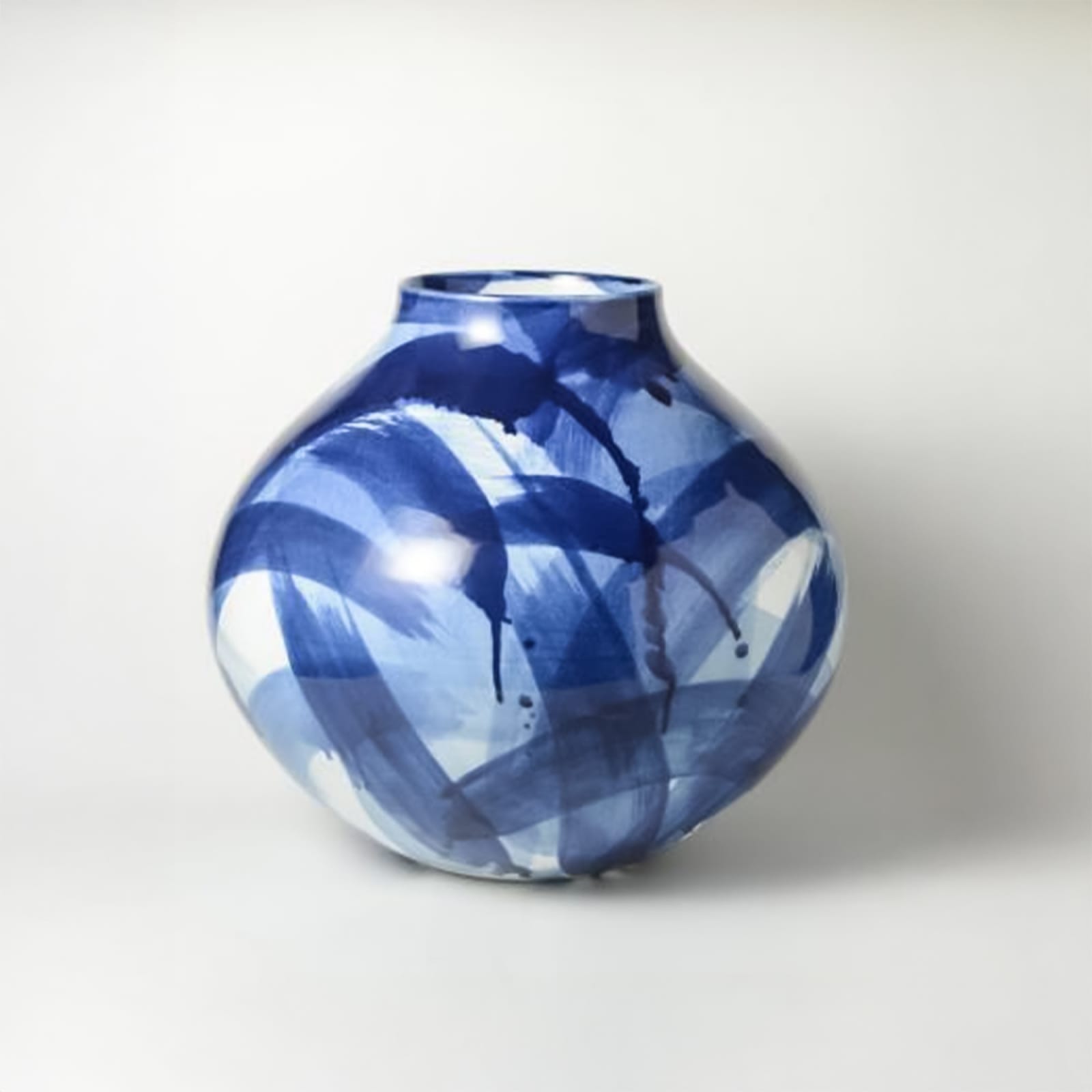 Felicity Aylieff, Blue & White Vase, 2022