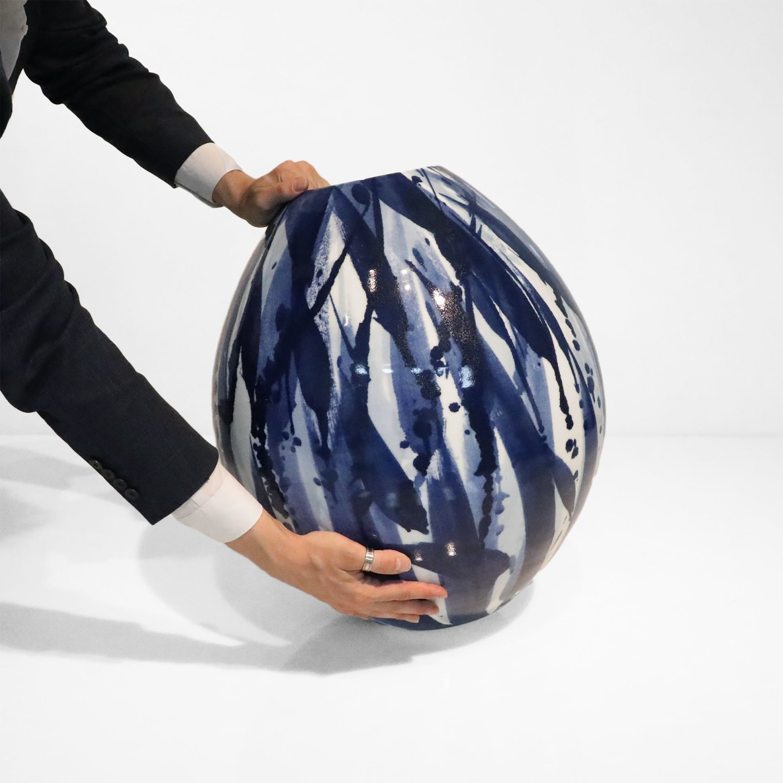 Felicity Aylieff, Blue and White Vase, 2022