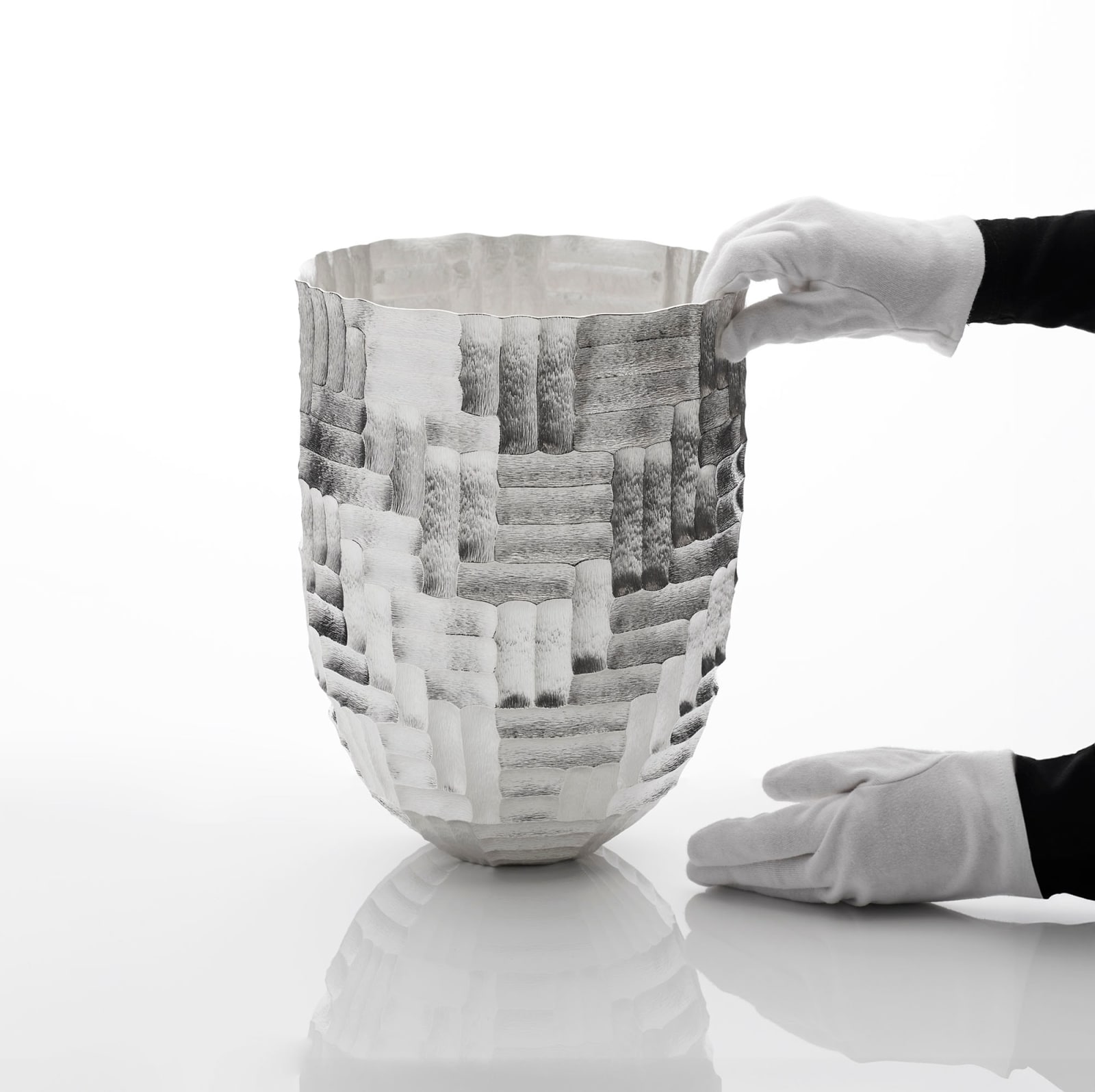 Hiroshi Suzuki, Seni Vase, 2024