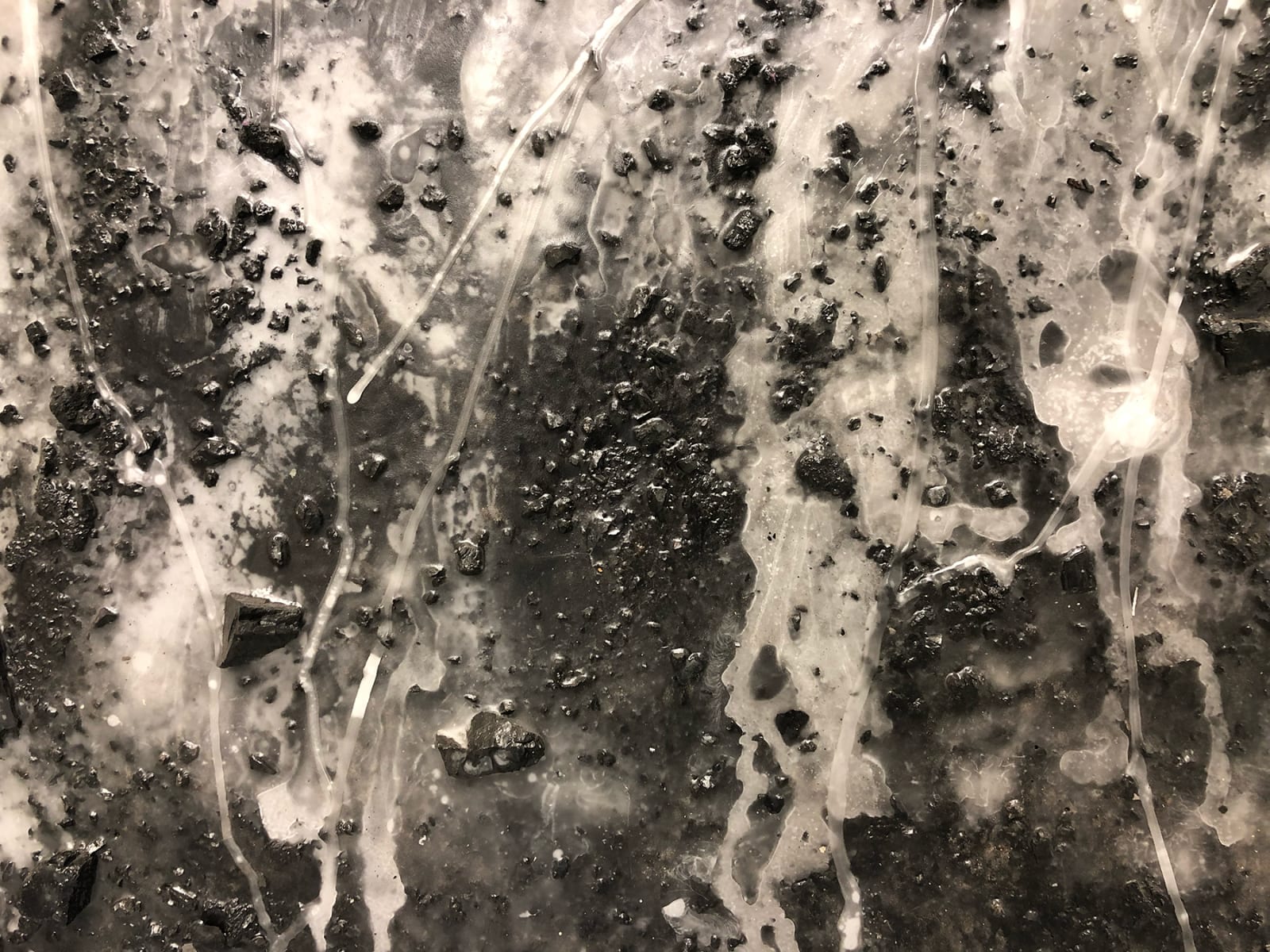 Mouhcine Rahaoui painting. Moroccan Artist. Contemporary African art in Paris. AFIKARIS PARIS. Mixed media (charcoal, wax, glue, plastic, wax, resin) on canvas. Installations. Ready-made. 1-54 London. Art genève 2024