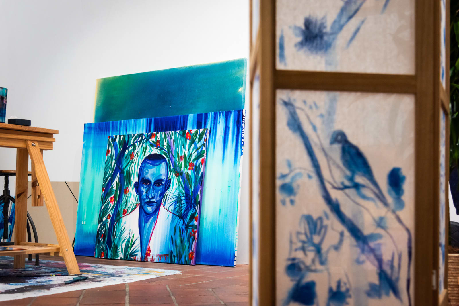 View of Omar Mahfoudi's studio at AFIKARIS Gallery. Studio Vanssay.