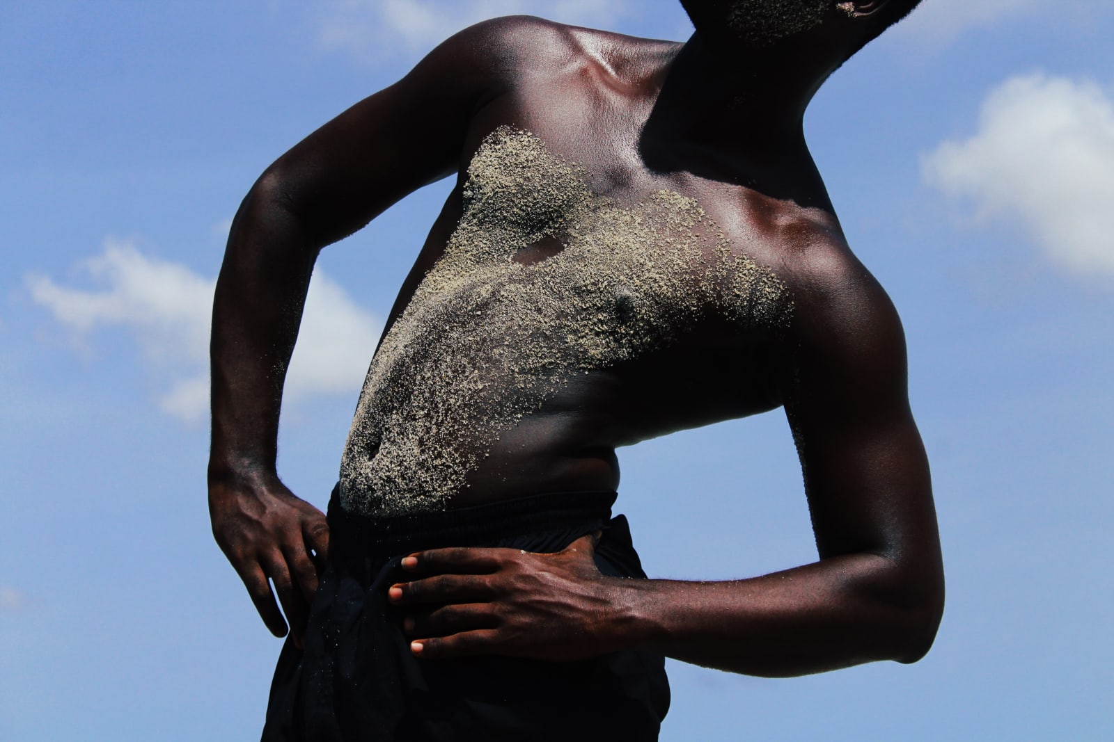 Nana Yaw Oduro photograph. Ghanaian Photographer. Young artist. Contemporary African art in Paris. AFIKARIS Gallery. Figurative photography. Fictional self portraits. Bold colours. Black and white. The Vintage Mason.
