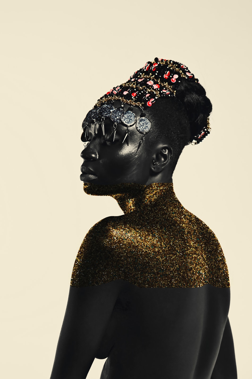 Asiko, Gold is forever her color, 2020