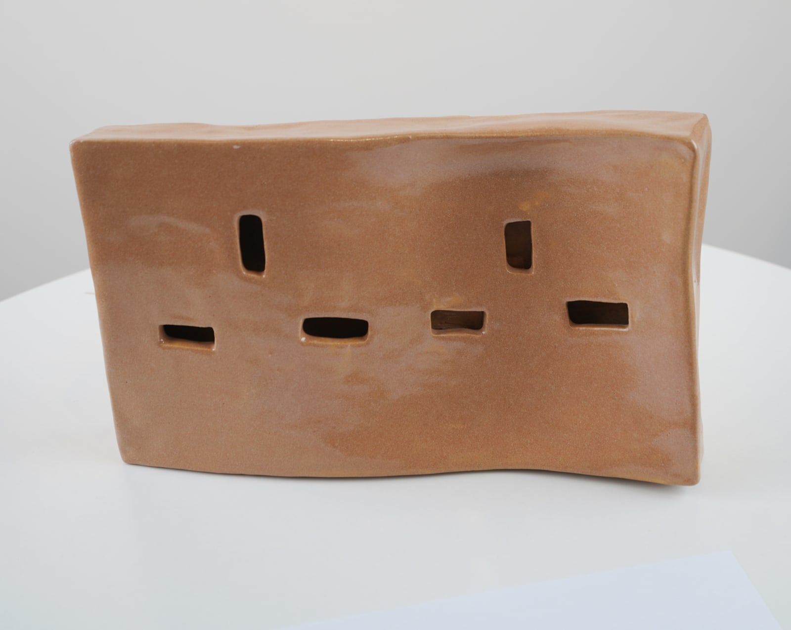 Eman Alhashemi, Wait Time: Sixteen Sockets -Socket #1, 2023