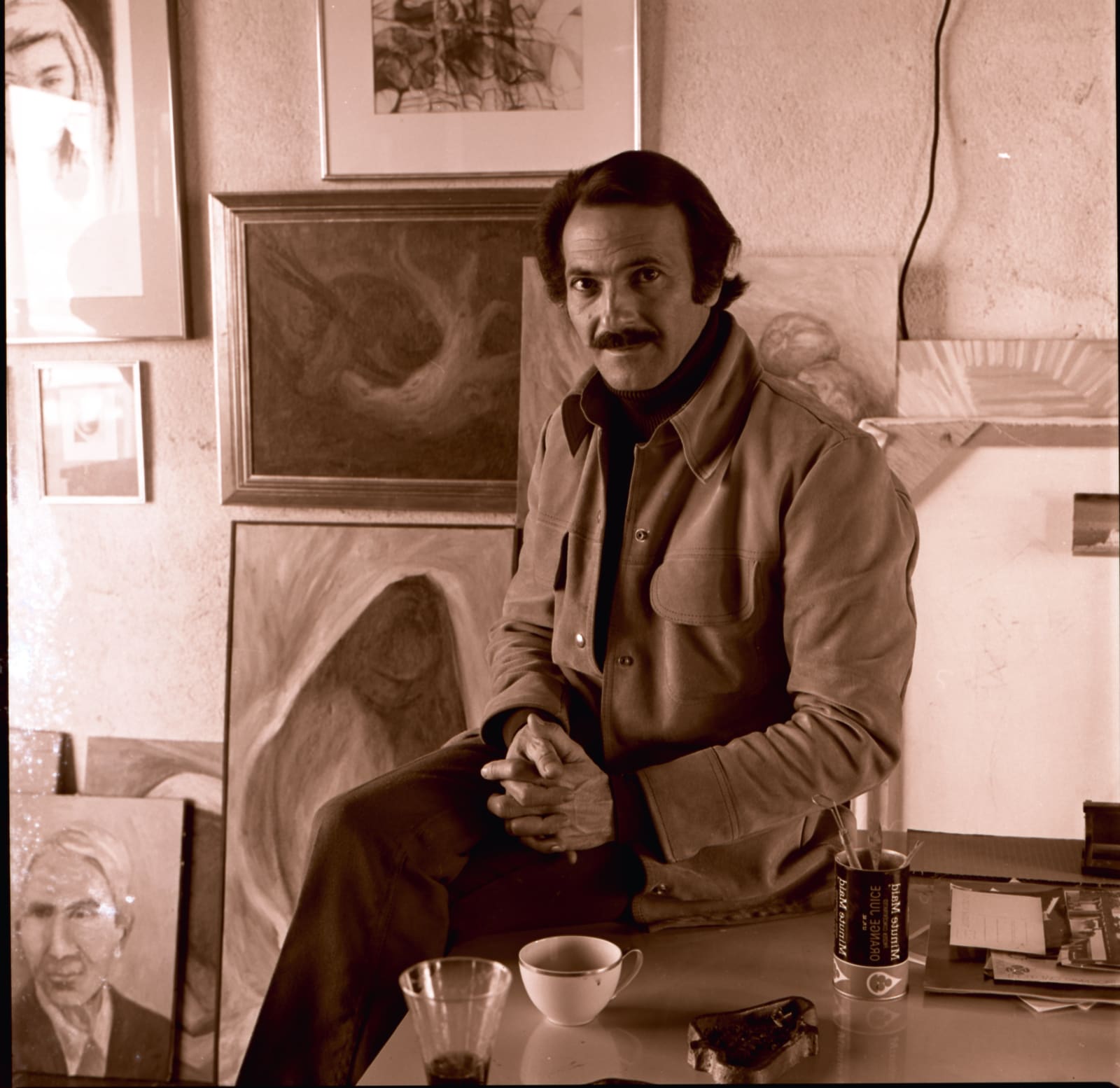 Alberto Herrera, Héctor Martínéz Arteche con su obra