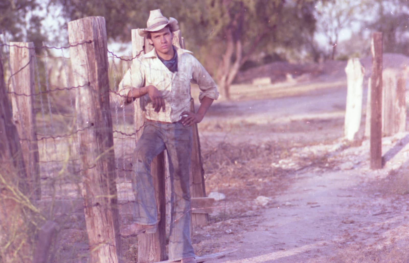 Alberto Herrera, Javier sonriendo II
